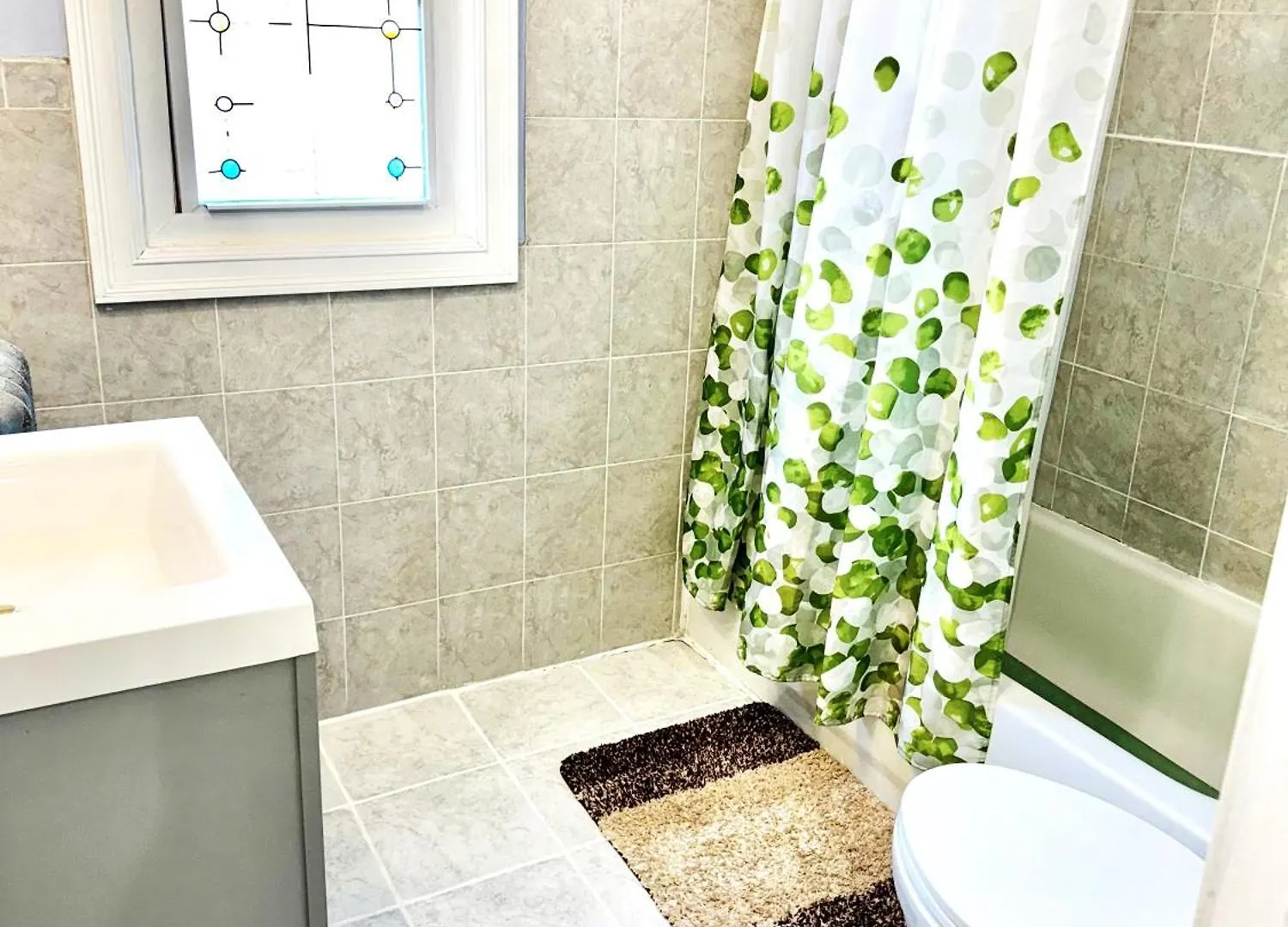 3 Bedrooms 1 Bath Apt, 10 Min To Manhattan! New York