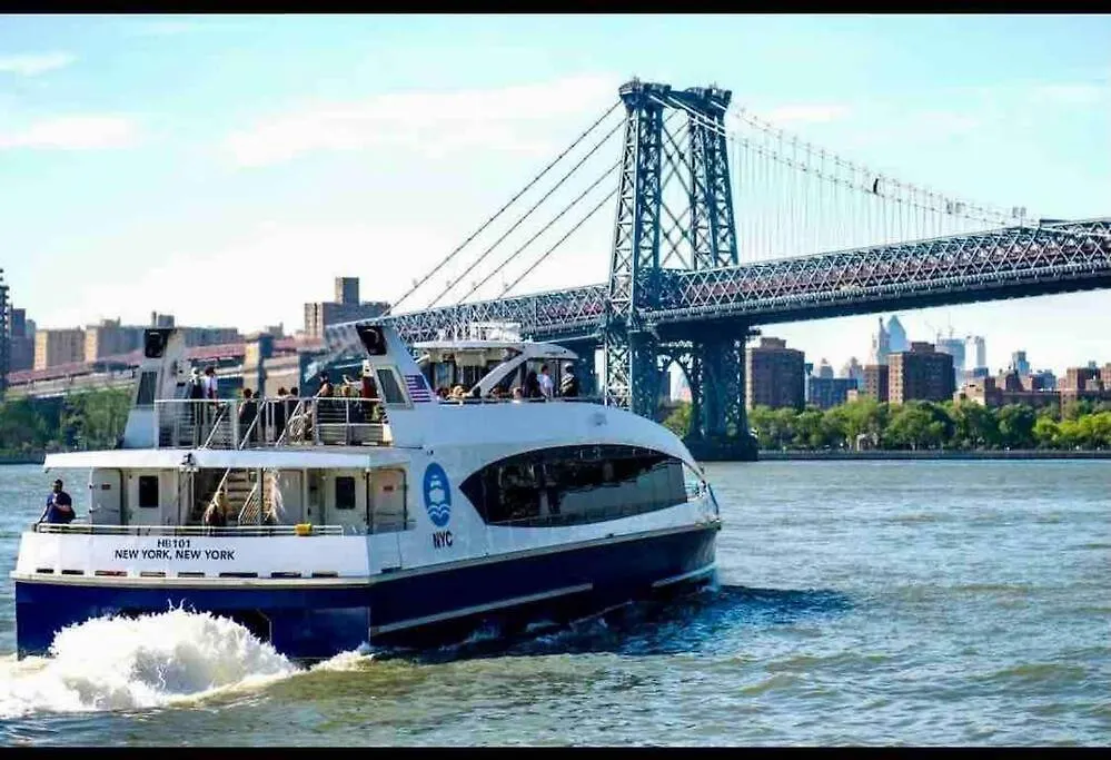 3 Bedrooms 1 Bath Apt, 10 Min To Manhattan! New York 0*,