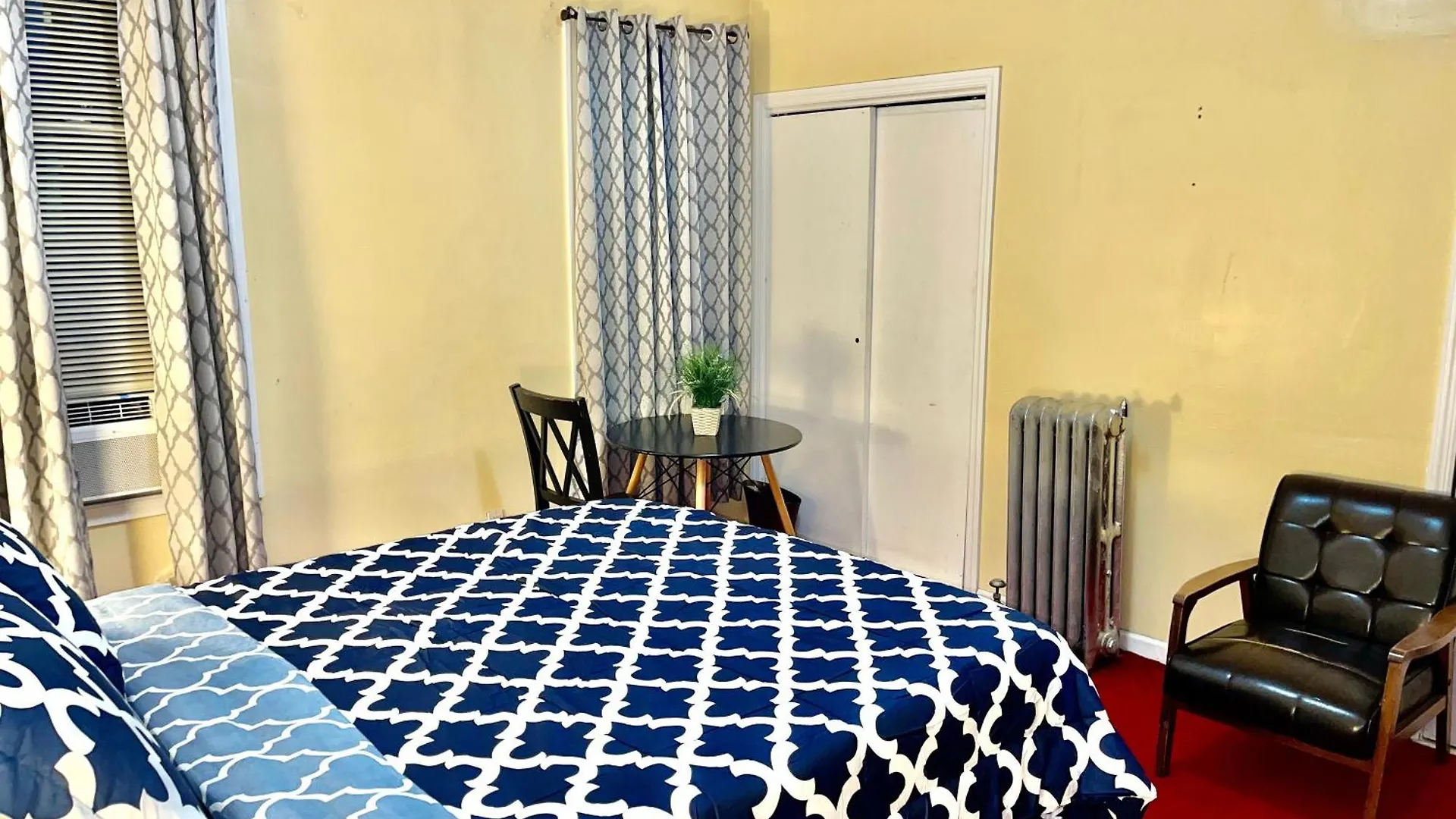 Apartment 3 Bedrooms 1 Bath Apt, 10 Min To Manhattan! New York