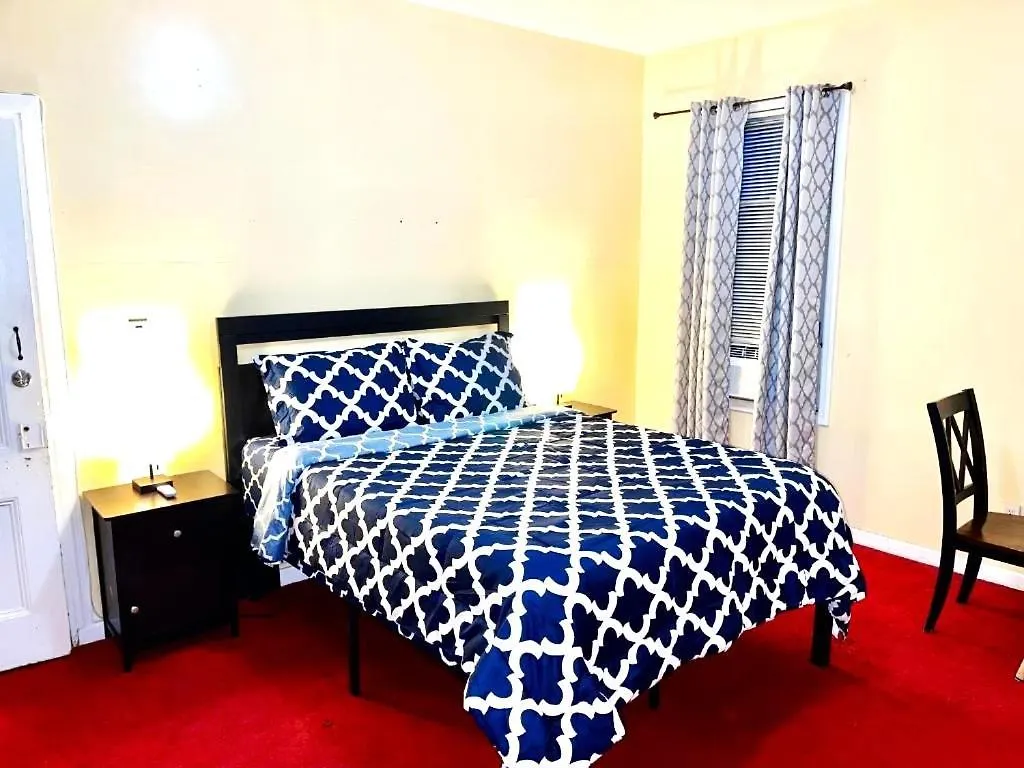 Apartment 3 Bedrooms 1 Bath Apt, 10 Min To Manhattan! New York United States